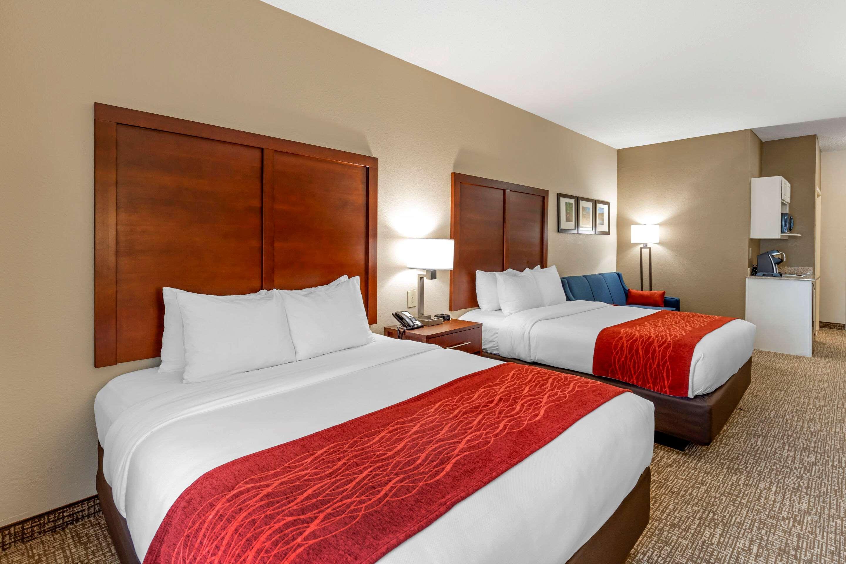 Comfort & Inn Suites Canton Bagian luar foto