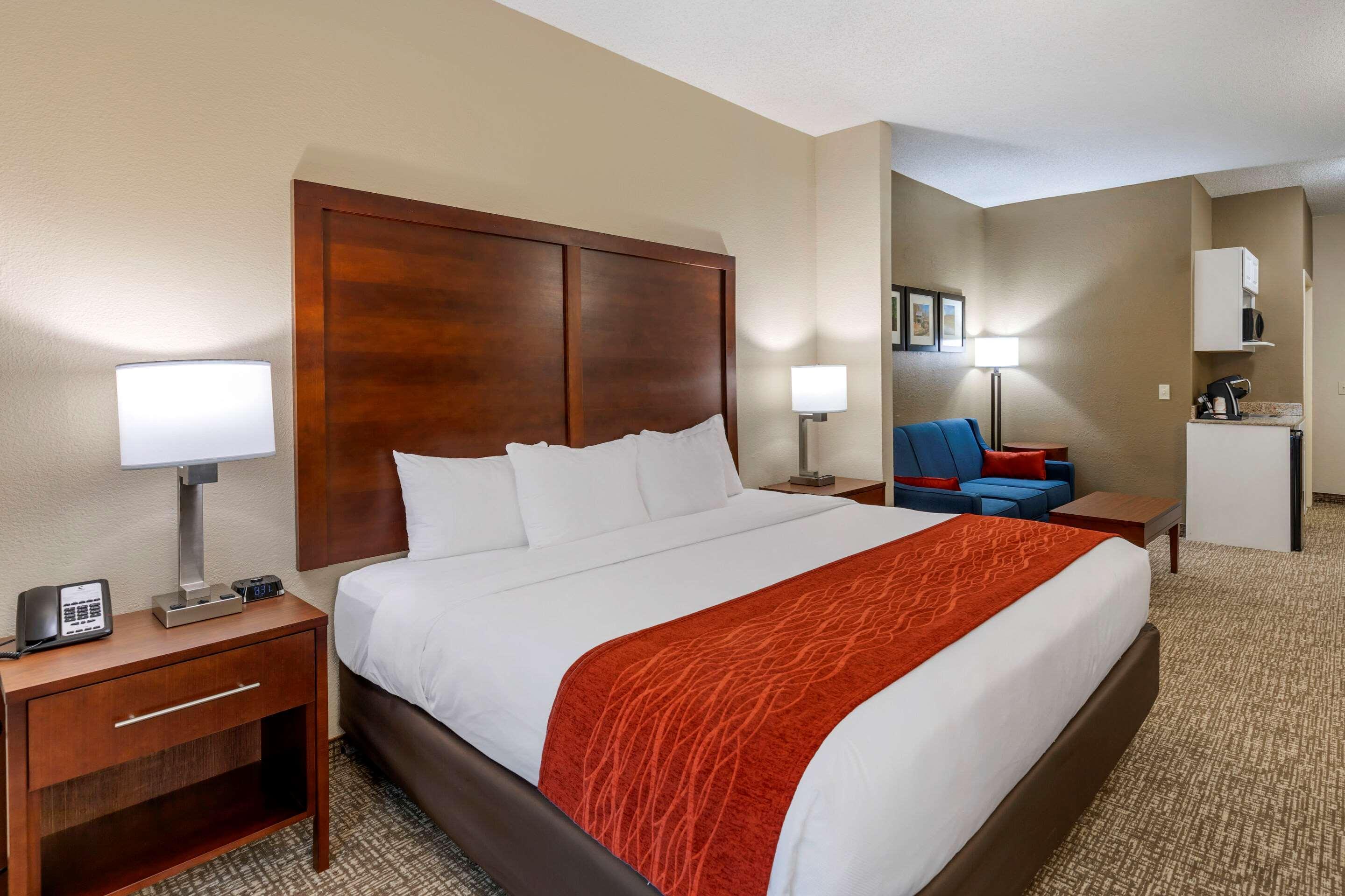 Comfort & Inn Suites Canton Bagian luar foto