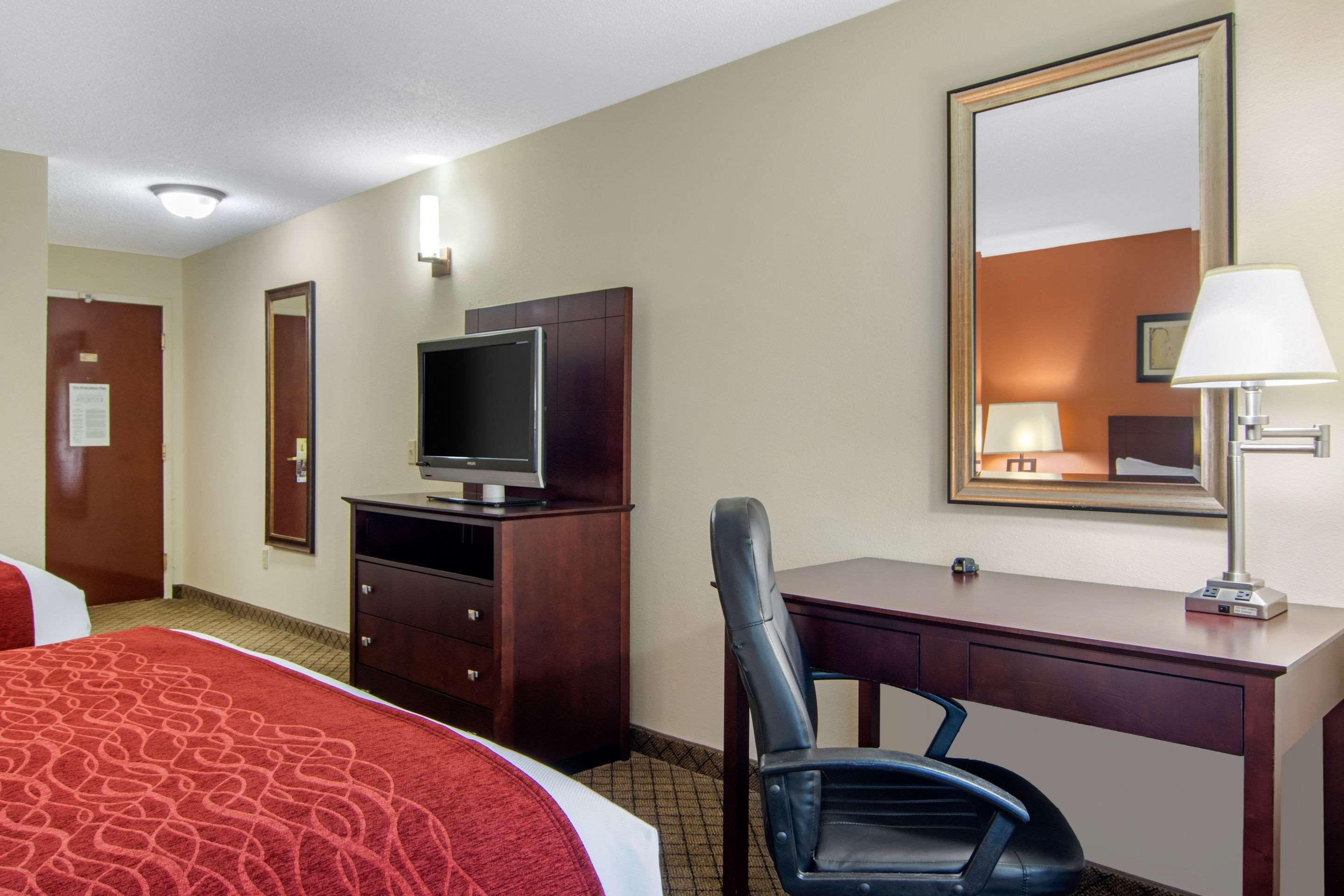 Comfort & Inn Suites Canton Bagian luar foto