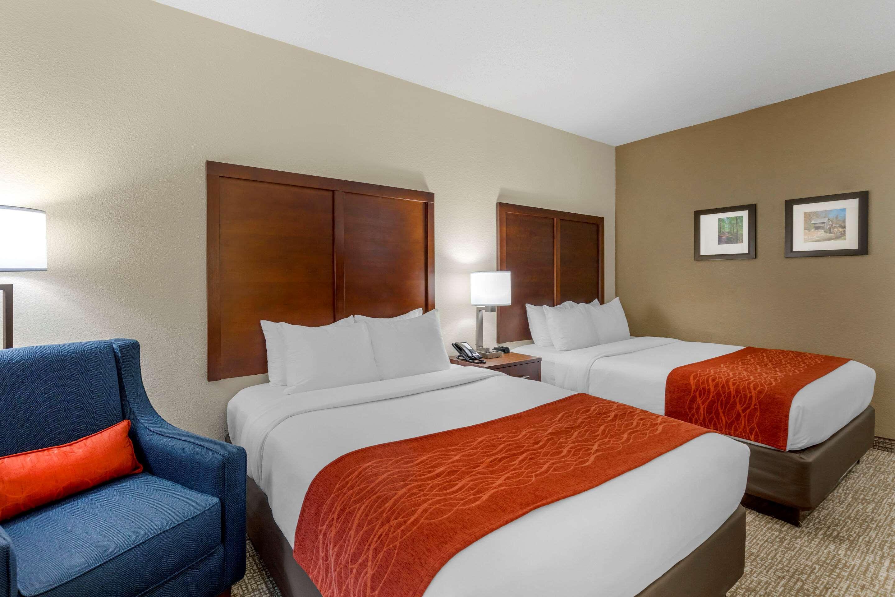 Comfort & Inn Suites Canton Bagian luar foto