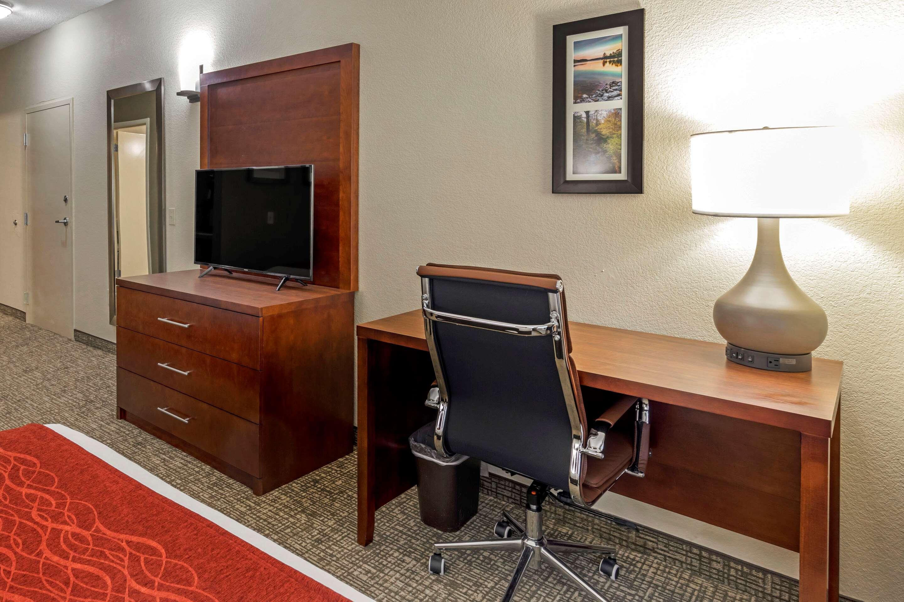 Comfort & Inn Suites Canton Bagian luar foto