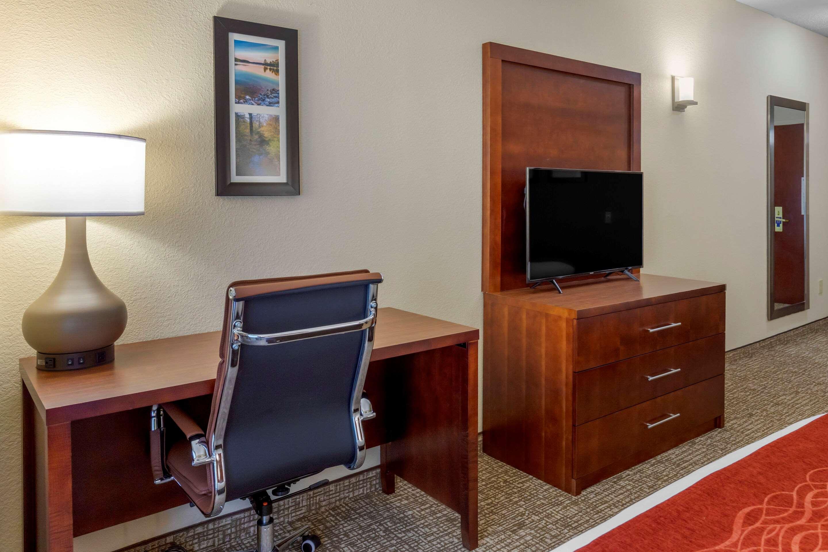 Comfort & Inn Suites Canton Bagian luar foto