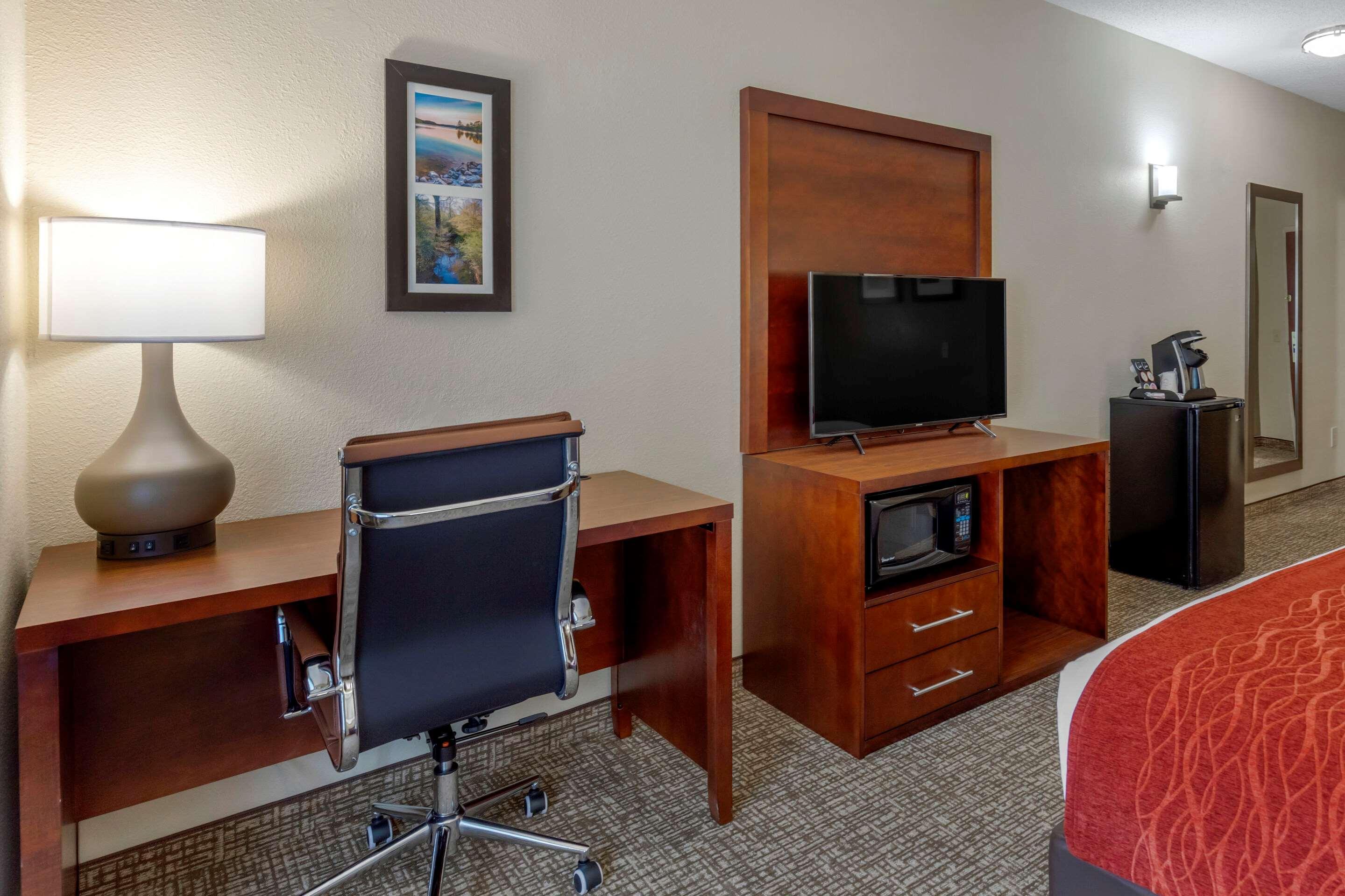 Comfort & Inn Suites Canton Bagian luar foto