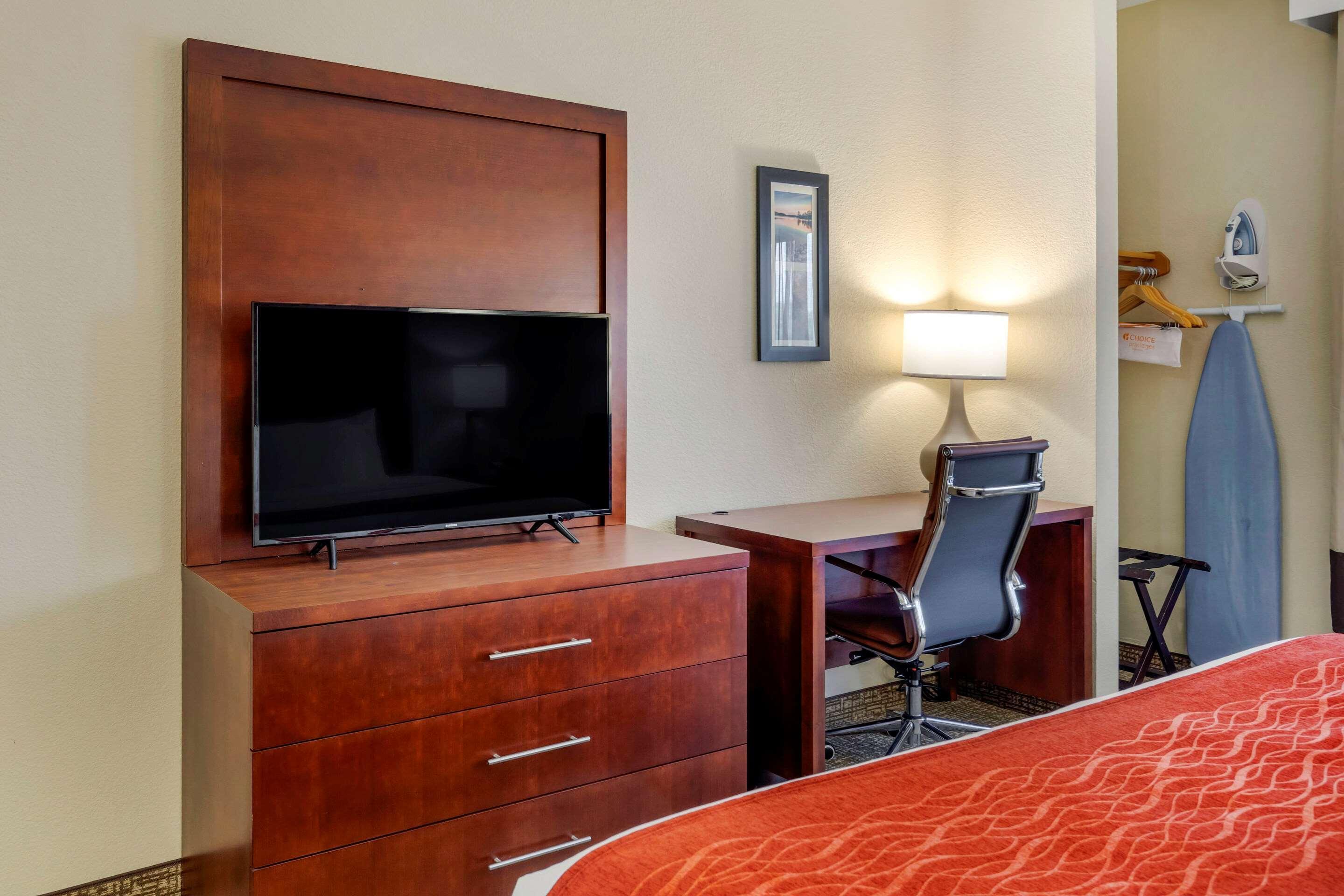 Comfort & Inn Suites Canton Bagian luar foto