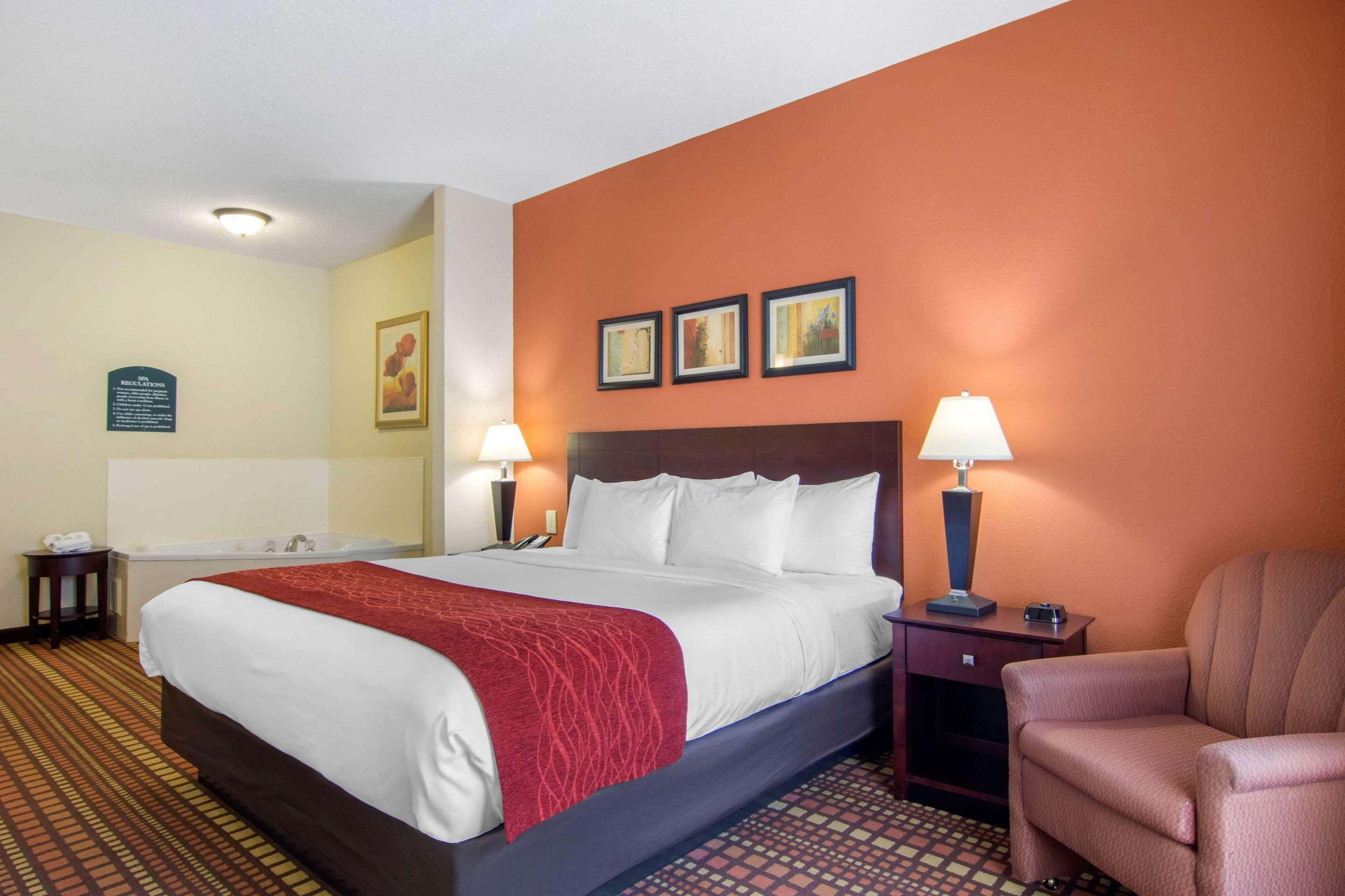 Comfort & Inn Suites Canton Bagian luar foto