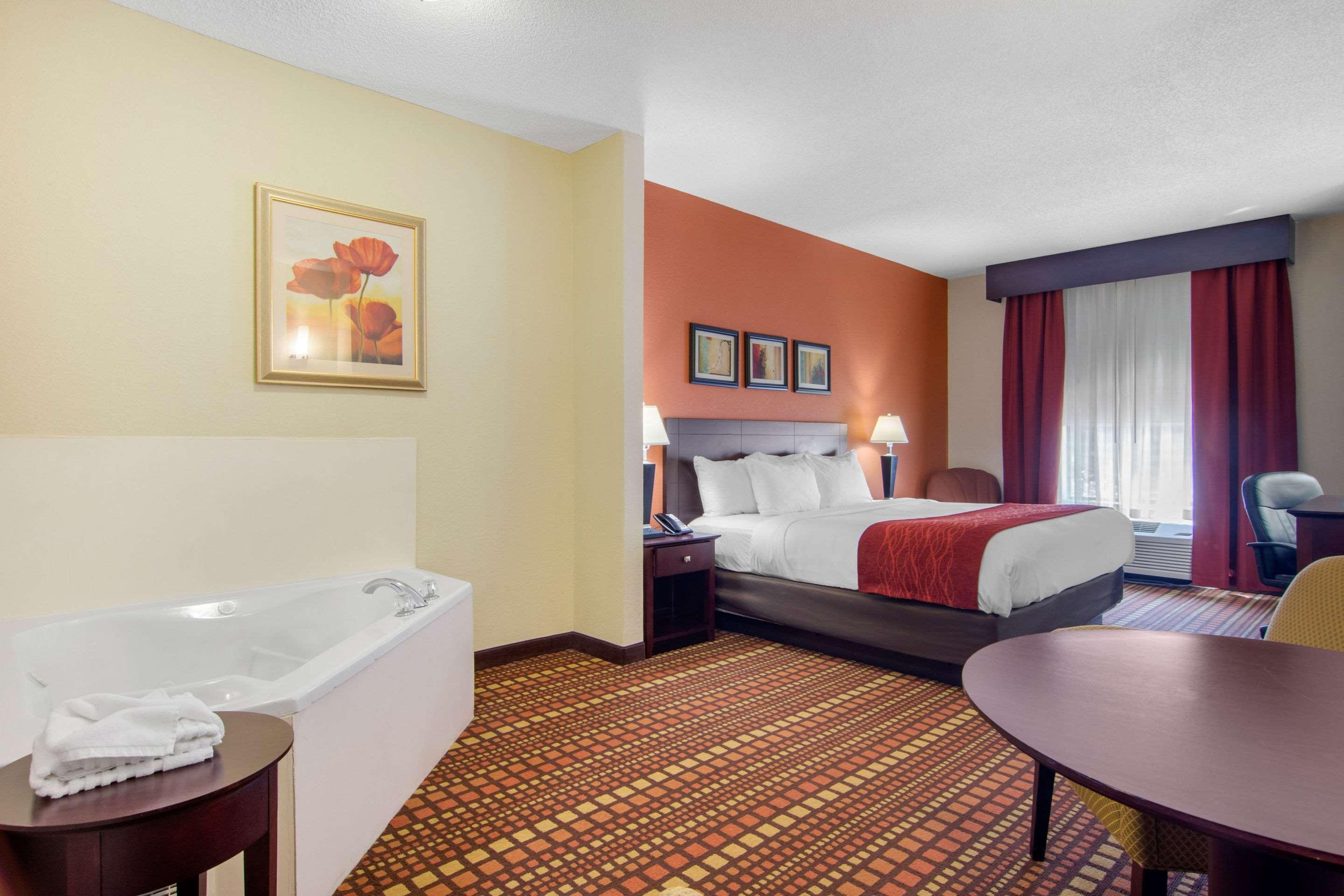 Comfort & Inn Suites Canton Bagian luar foto