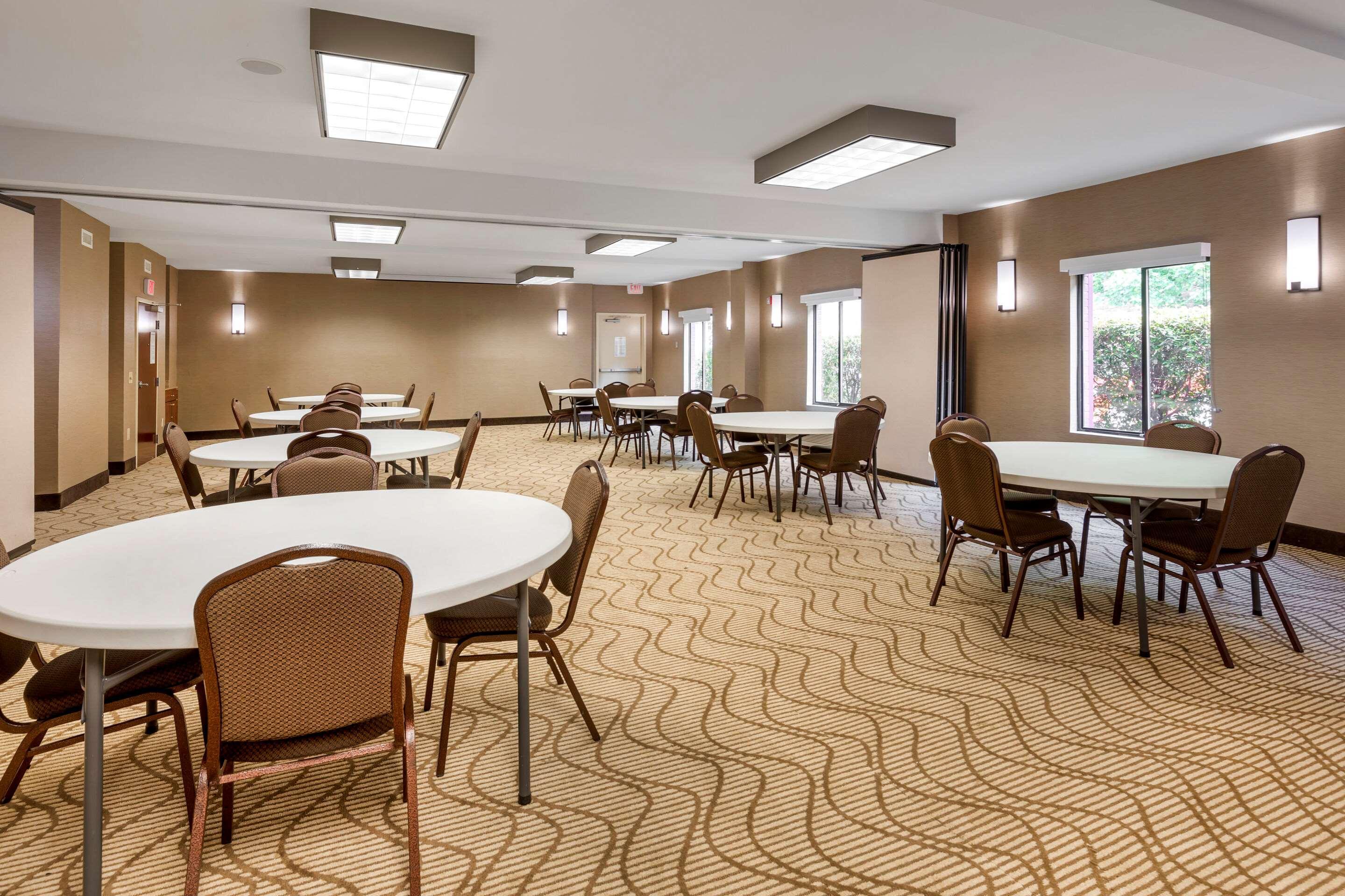 Comfort & Inn Suites Canton Bagian luar foto